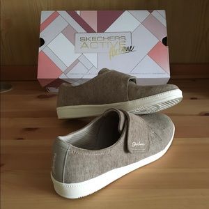 SKECHERS Madison Ave - Distinctively